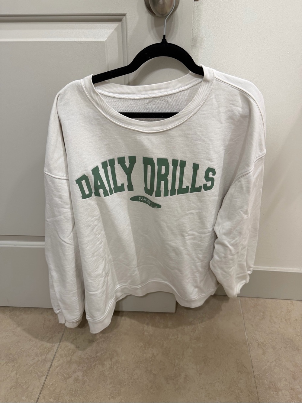 Daily Drills Sport XSmall/Small Sweatshirt. 🖤⚡️